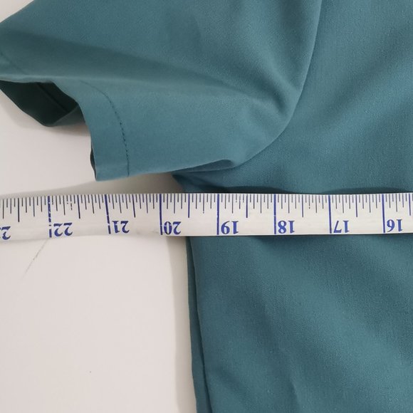 Women's FIGS Casma Three-Pocket Scrub Top | Color Cactus | Size S - Picture 10 of 14